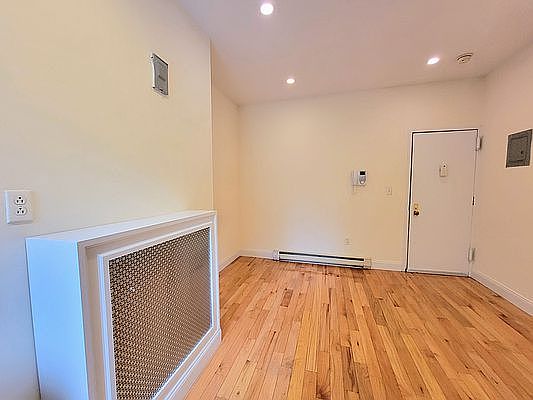 4th image of 613 9th Ave #2V