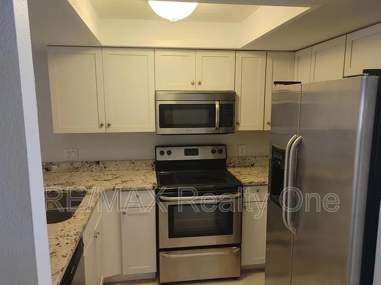 389 NW 14th Pl #1 — Photo 12