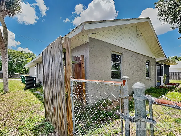 20336 Peachland Blvd — Photo 15