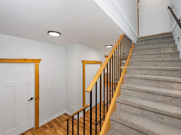 5th image of 1696 Peerless Rd