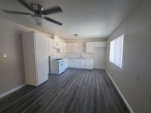 4th image of 12156 Sproul St #18