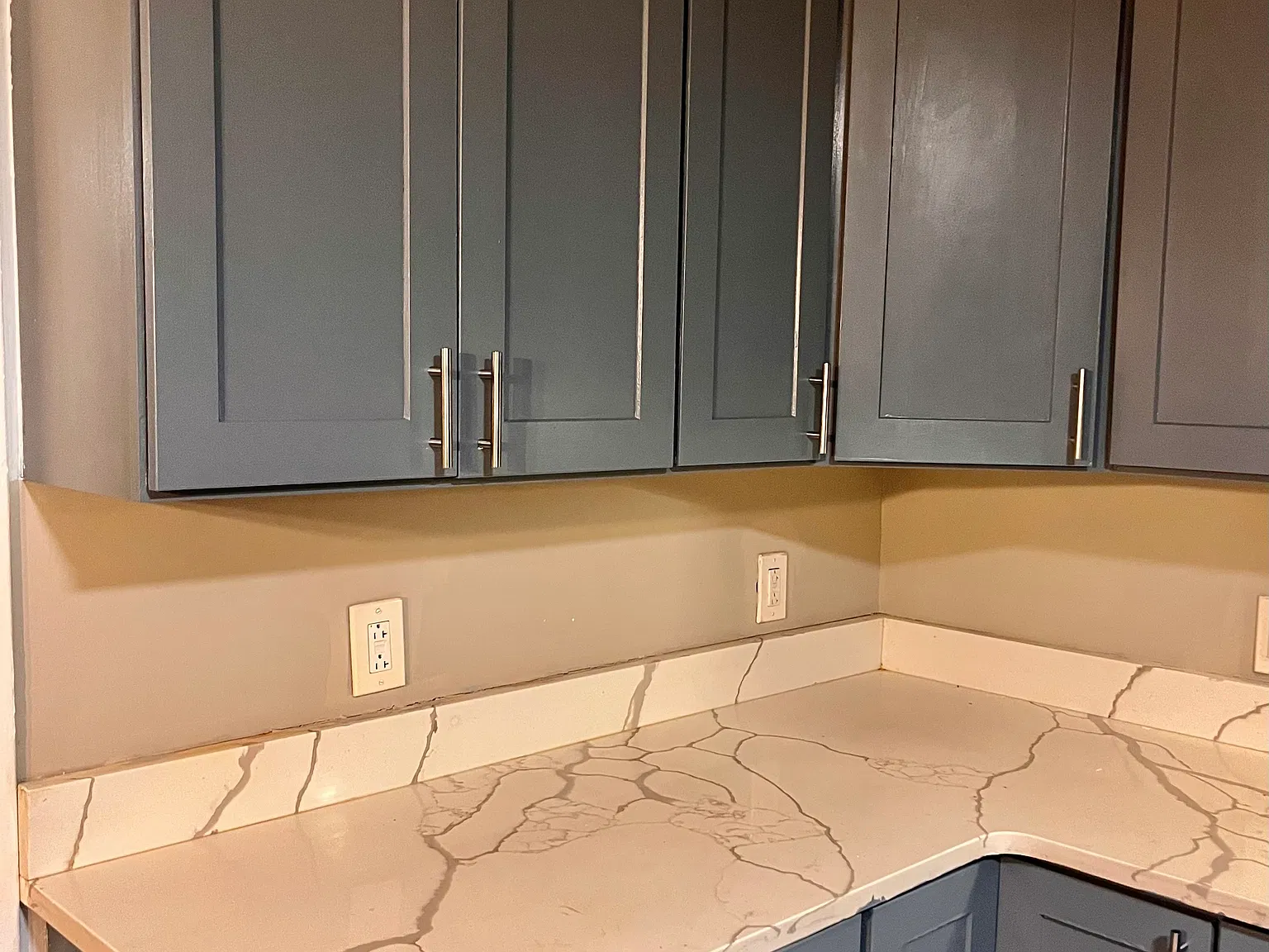 4 bed, 1.5 bath, 1300 sqft, $4,000 — Photo 2