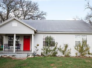1062 W County Road 415, Lexington, TX 78947
