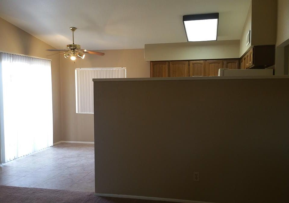 1st image of 904 W Laguna Dr