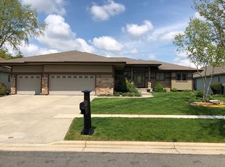 724 Weald Bridge Rd, Cottage Grove, WI 53527