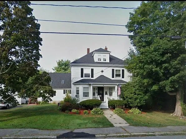 1072 Union St, Rockland, MA 02370