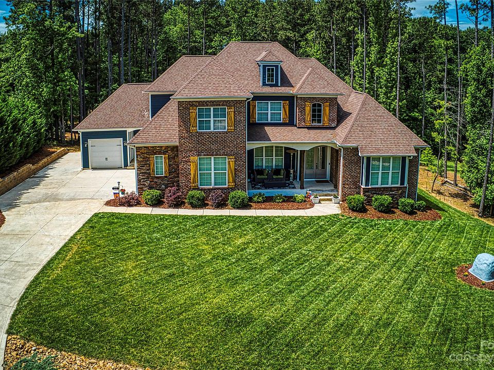 1st image of 123 Wolf Hill Dr