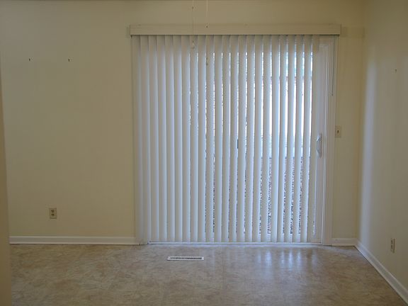 5th image of 209 Chamberlain Dr
