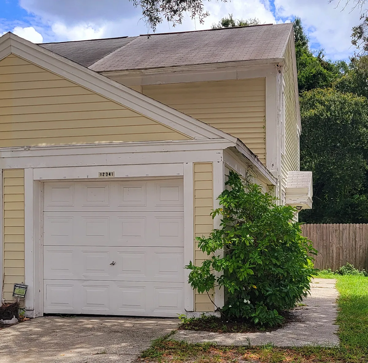 Garage/Parking - 12341 Villager Ct