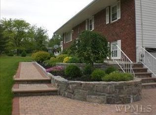 57 Nantucket Dr, Fishkill, NY 12524