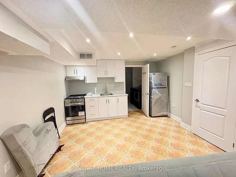 287 Wildberry Cres #BSMNT — Photo 5