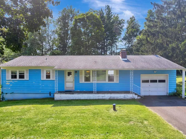 22 Valley Stream Drive, Danbury, CT 06811