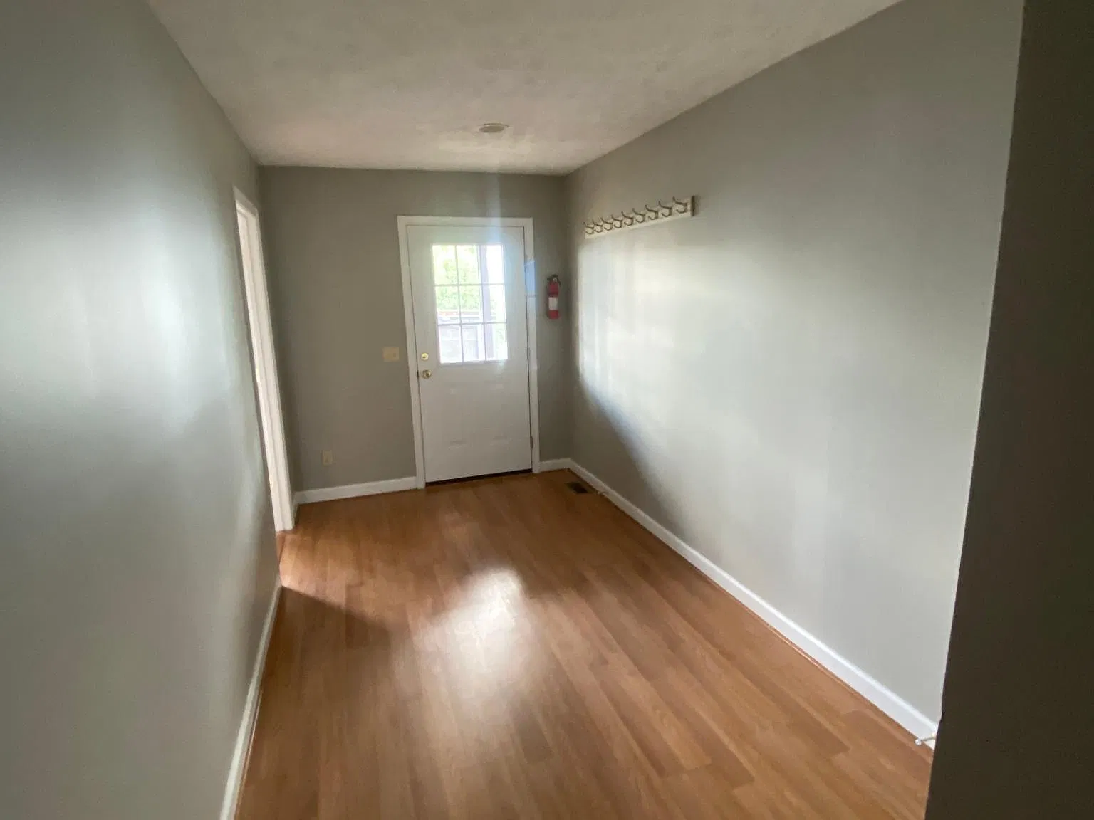 1061 Blue Ridge Dr — Photo 3