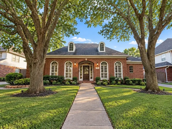 1515 Moon Shadow Ct, Sugar Land, TX 77479