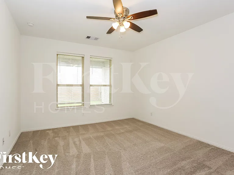 10539 Dolce Ln — Photo 16