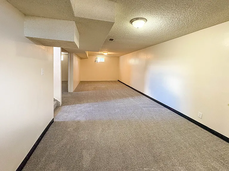 7086 Jennie Dr — Photo 14