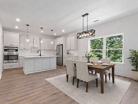 5th image of 41 Pickering Dr