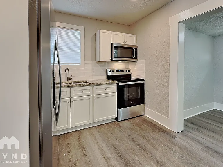 1218 Boyer St — Photo 3