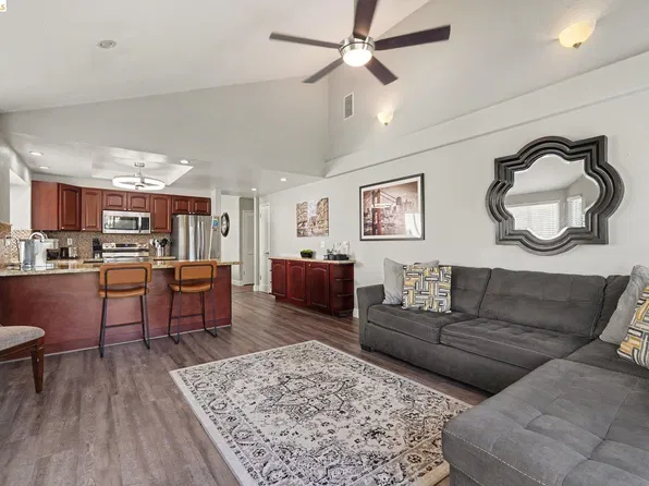 512 Catalina Cir, Vallejo, CA 94589