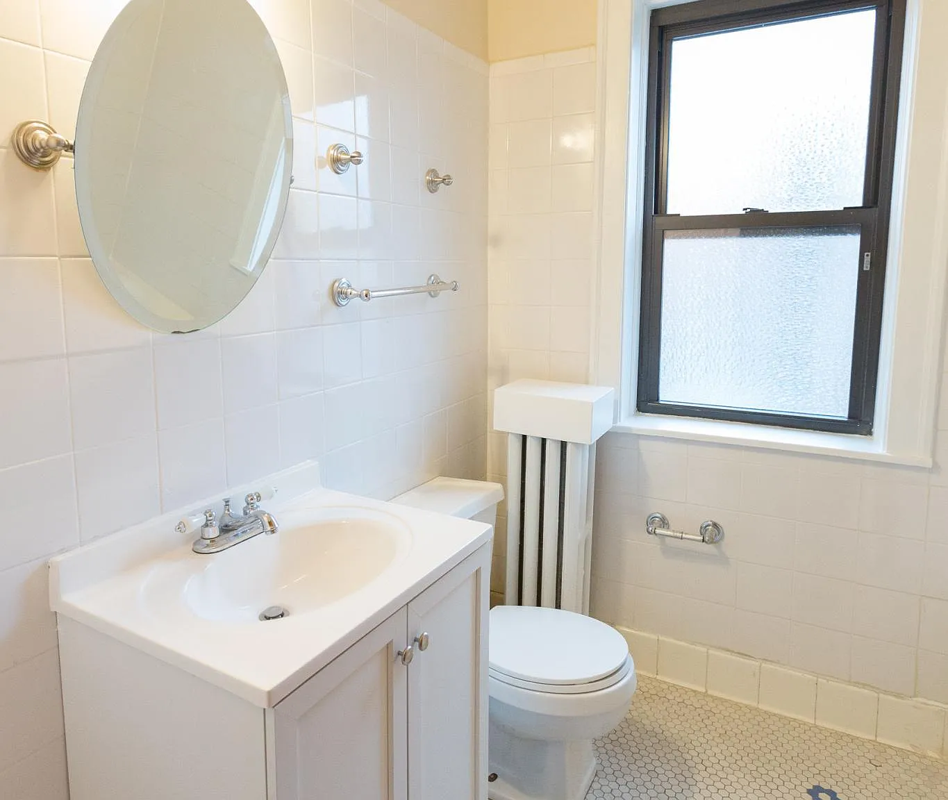 2 bed, 850 sqft, $2,400 — Photo 1