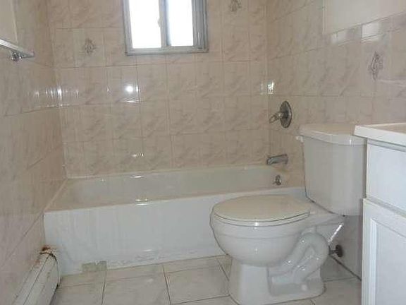 5th image of 464 Beach 68th St #2