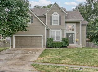 15258 S Acuff Ln, Olathe, KS 66062