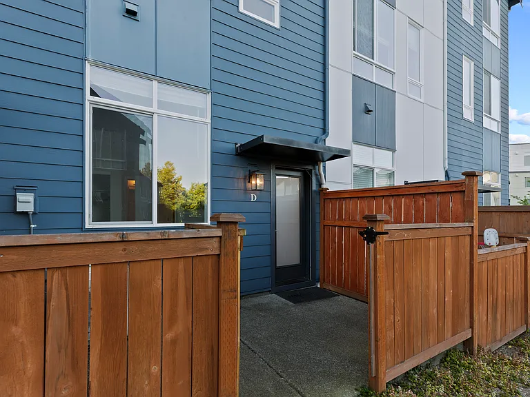 10945 NE 189th Pl #D — Photo 23