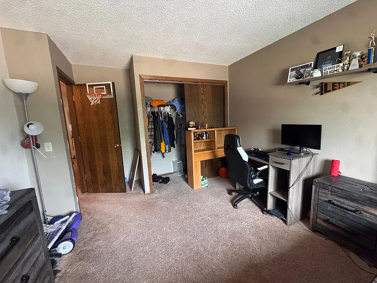 1097 Regency Dr — Photo 12