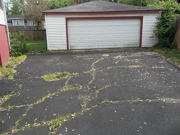2nd image of 2040 Vermillion St
