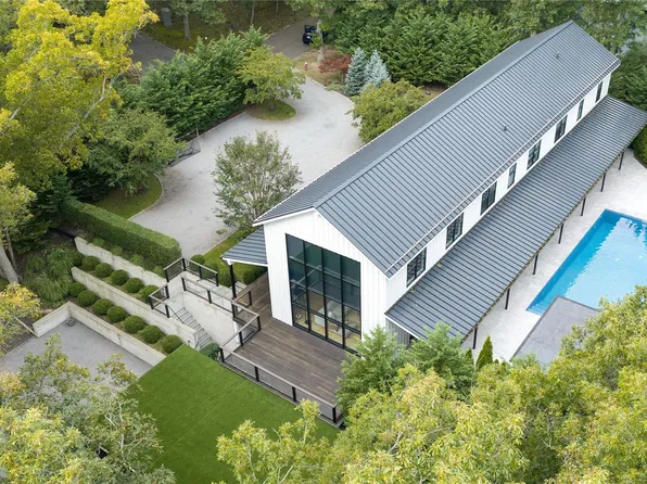 2 Bayview Avenue, Shelter Island Heights, NY 11965