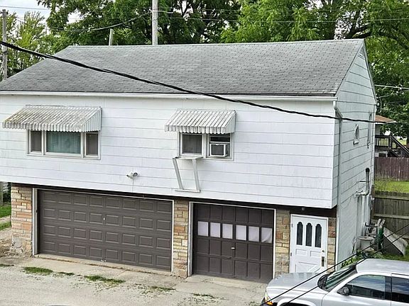 3rd image of 411 W Bucyrus St #B
