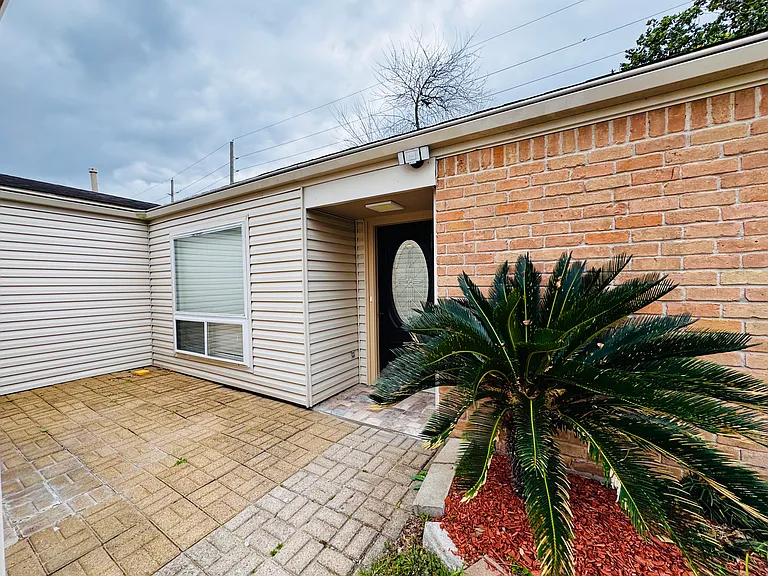 2326 Briarview Dr #1 — Photo 20