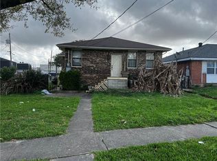 2921 Lake Villa Dr, Metairie, LA 70002