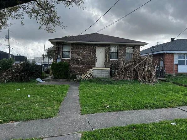 2921 Lake Villa Dr, Metairie, LA 70002