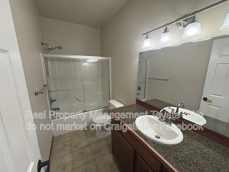 4884 Dory Ct — Photo 20