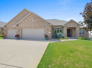 5431 N Summerland Dr, Appleton, WI 54913