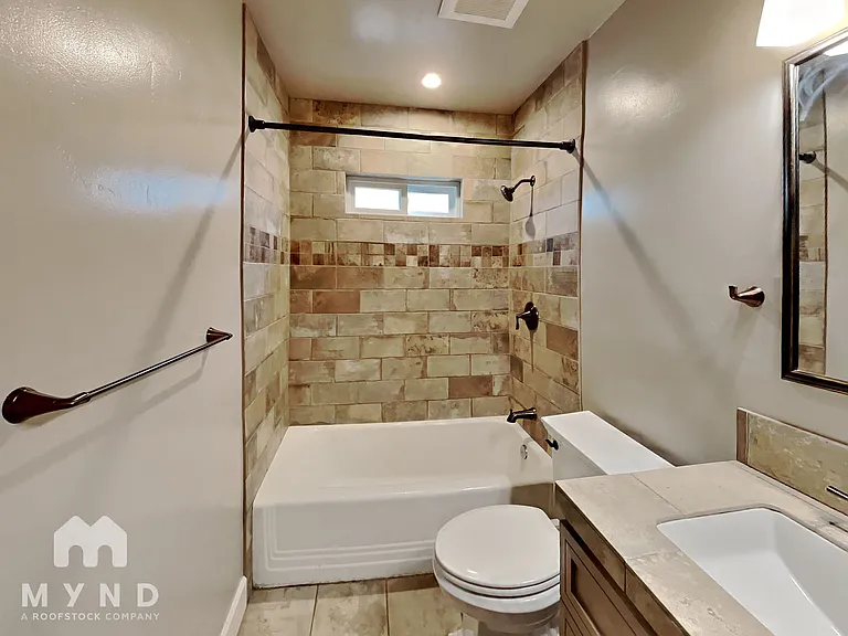 2401 W St — Photo 12