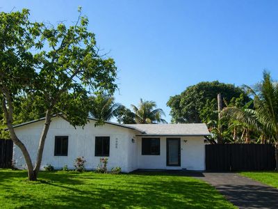 7708 SW 9th Street, North Lauderdale, FL, 33068