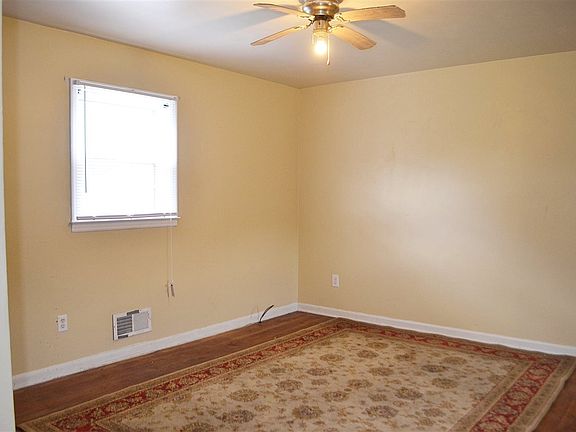 4th image of 624 Avon Dr
