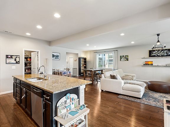 5th image of 8965 Corona St NE