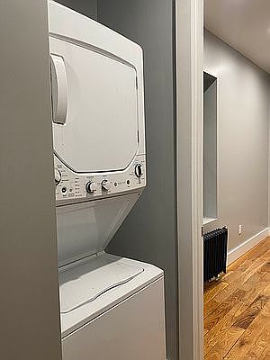 2nd image of 502 Jackson Ave #2F