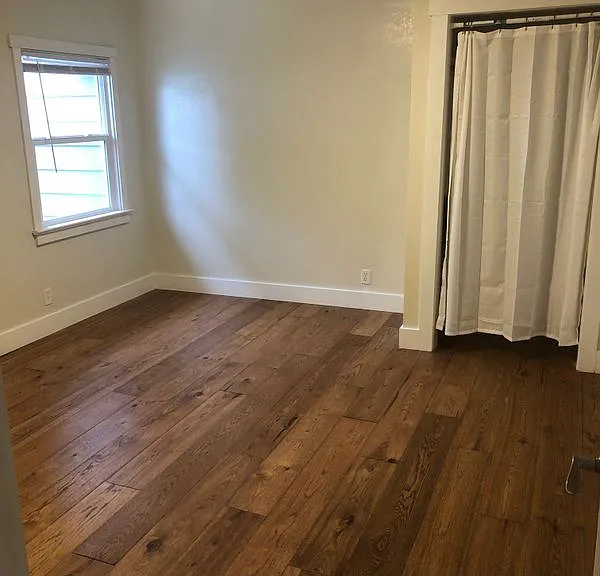 1306 Henderson St — Photo 12