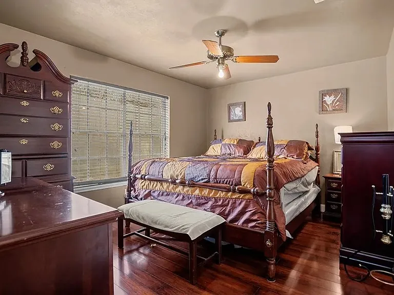 1310 Spring Valley Dr — Photo 9