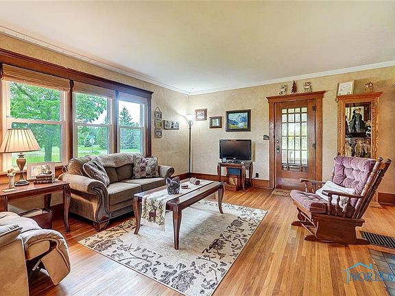 4th image of 14010 Township Road 218