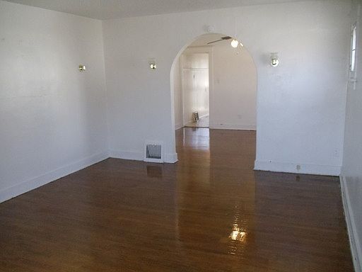 4th image of 7180 Hunter Ave