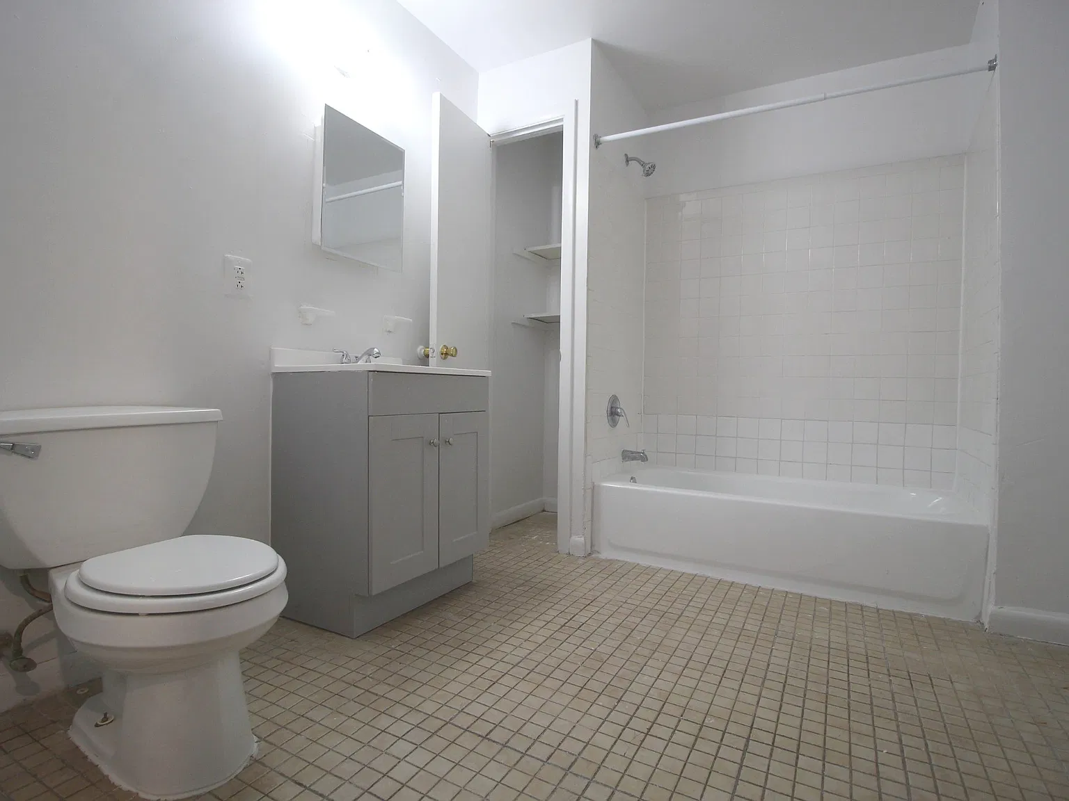 949 Belmont Avenue - A — Photo 3