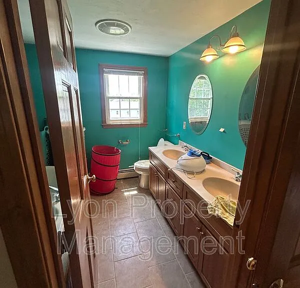 212 Tiffany St — Photo 21