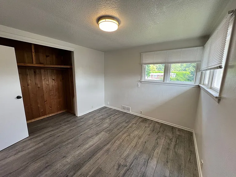 Bremerton Duplex — Photo 11