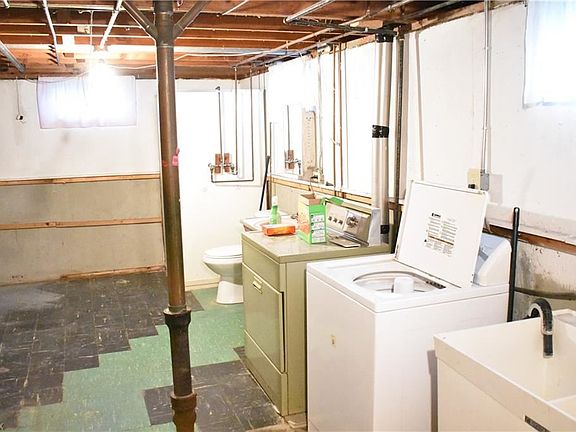 4th image of 4620 Andover Ave