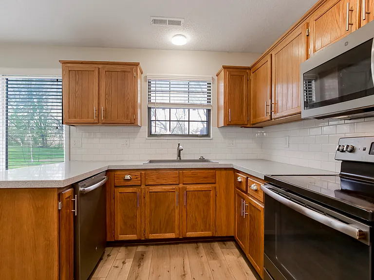 24 Wallingford Dr #24 — Photo 13